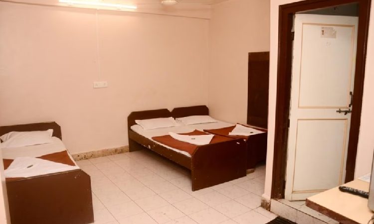 1 x Triple Non Ac Room
